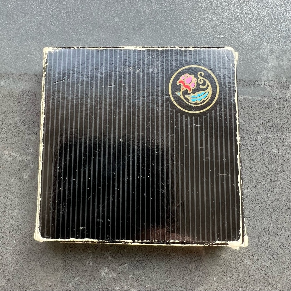Avon Compact Mirror - Picture 4 of 6